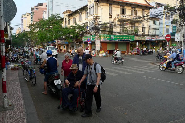 008_1_Thay dao pho Saigon_14