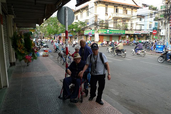 008_1_Thay dao pho Saigon_16