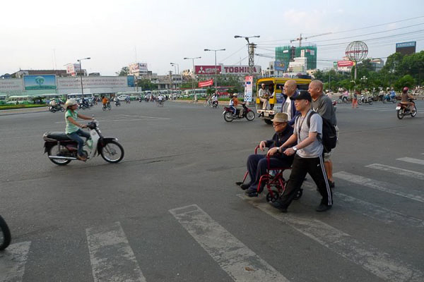 008_1_Thay dao pho Saigon_18