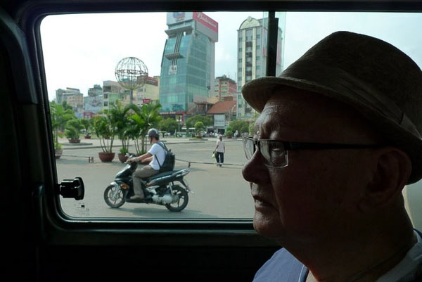 009_Thay va Saigon_01